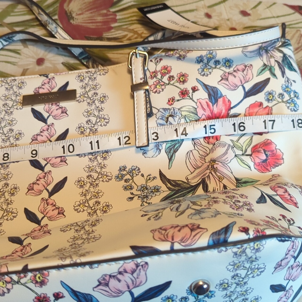 Handbag - Picture 6 of 7